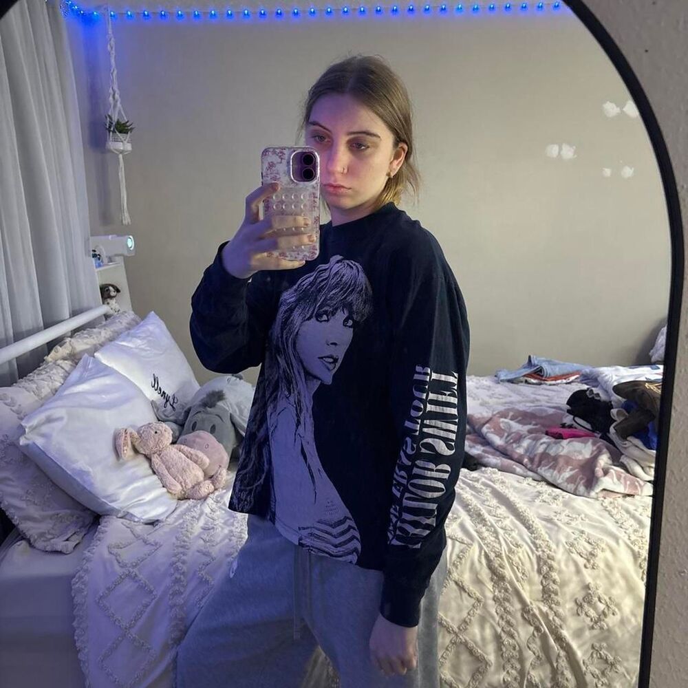 Taylor swift ears tour shirt